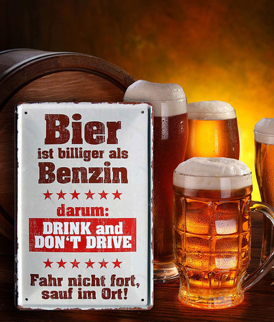 Blechschilder mit lustigen Sprüchen "Bier ist billiger als Benzin" - Getränkegeschenk für Männer mit Humor