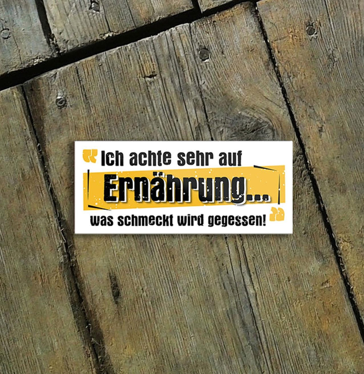 schilderkreis24 – Magnet Lustiger Grill Spruch “Ich achte sehr auf Ernährung“ Deko Geschenkidee Mann Frau 9,3x4cm