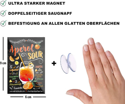 Modernes Dekorationselement für die Küche: "Aperol Sour" Magnet. Hochwertiger Kühlschrankmagnet mit einem Aperol-Sour-Motiv in kräftigen Farben. Ideal als Geschenk oder zur Verschönerung des Haushalts.