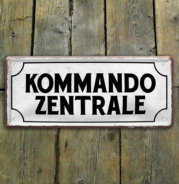 Kommando_zentrale_holz