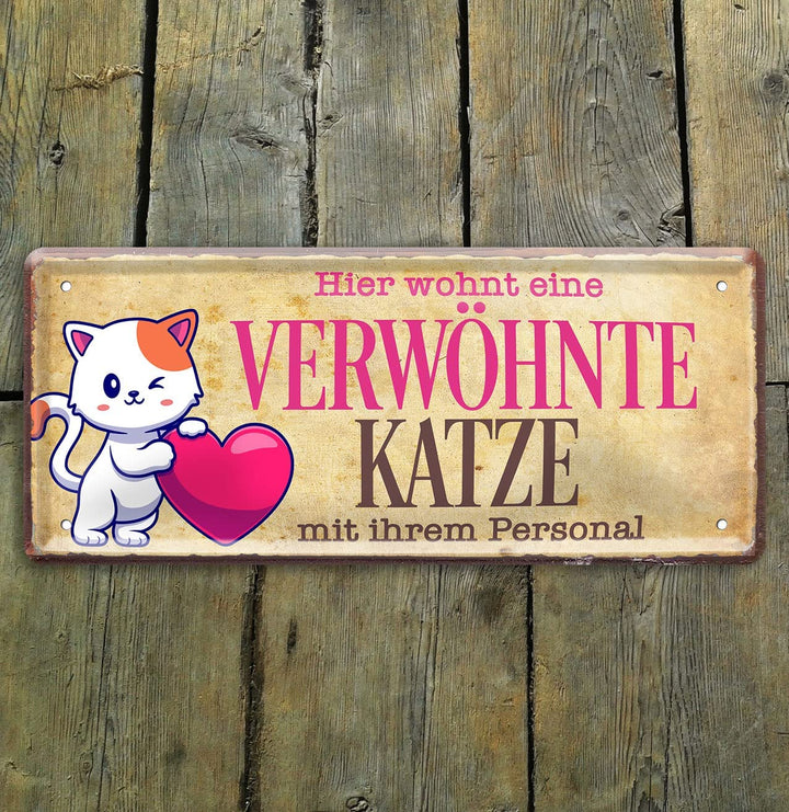 verwoehnte_katze_holz